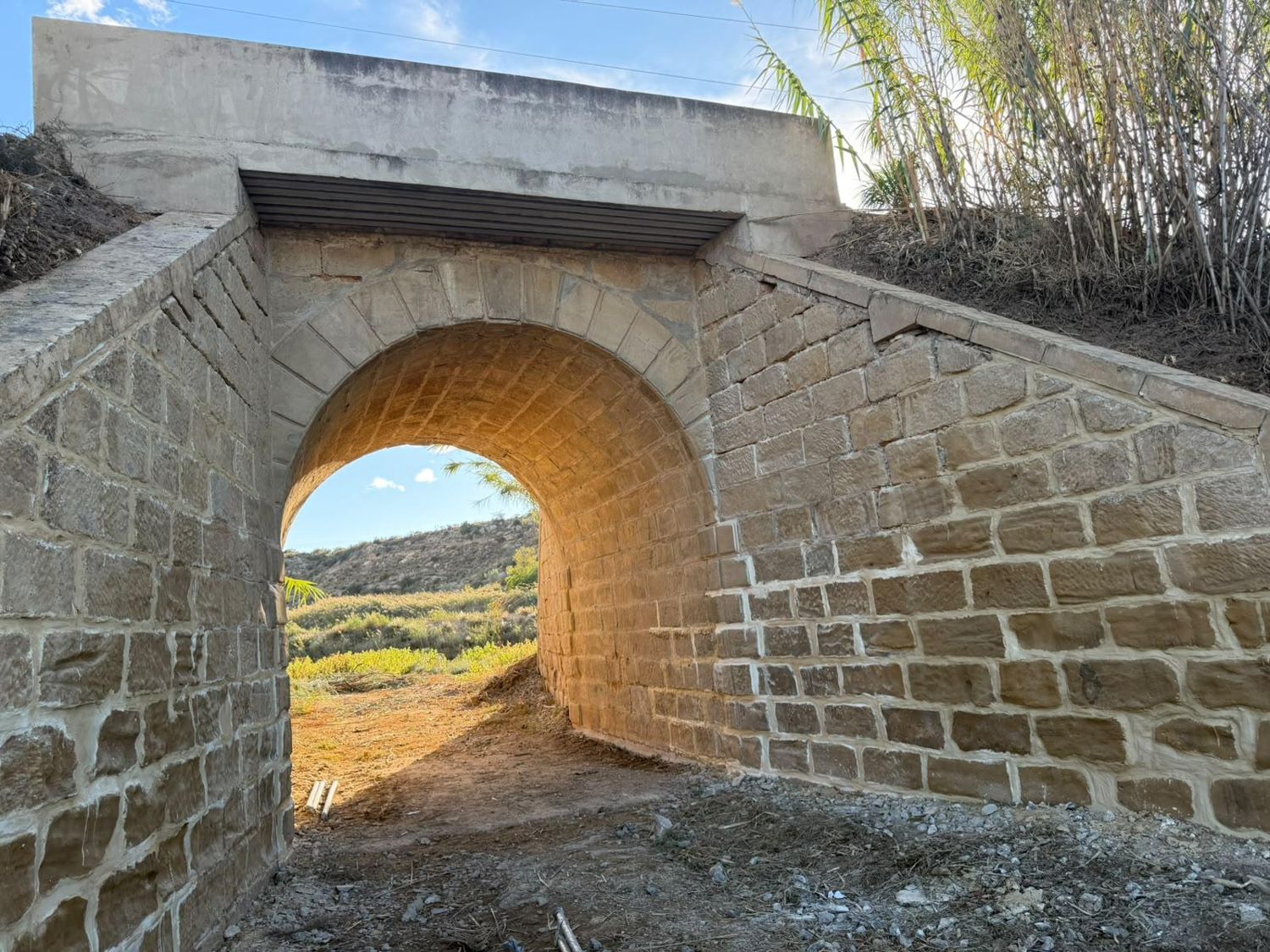 Puente de piedra terminado